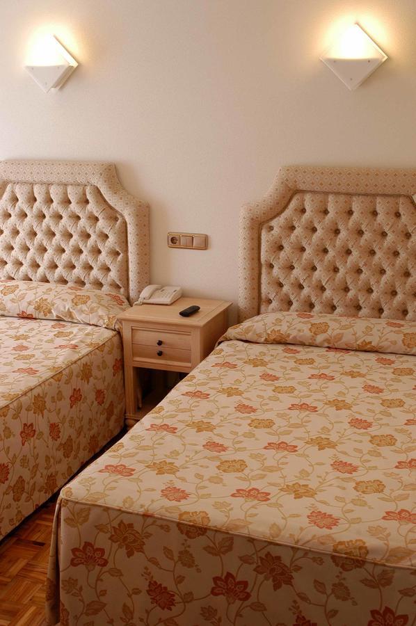 Hotel Julia Aranda de Duero Pokój zdjęcie